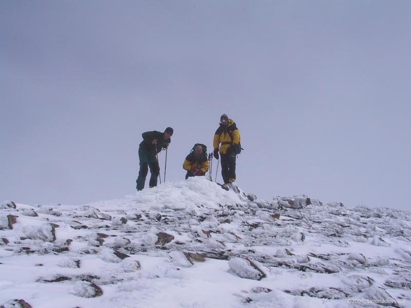 Tonda, Rosta, Milos on the summit