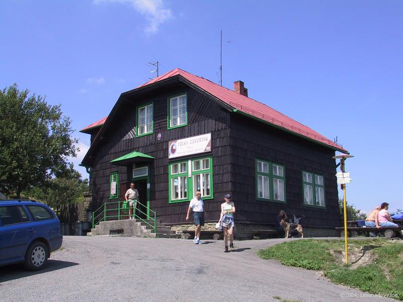 Cabin with good bear 