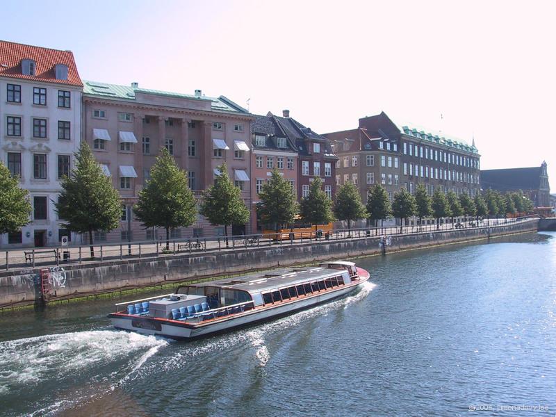 Tourist boat